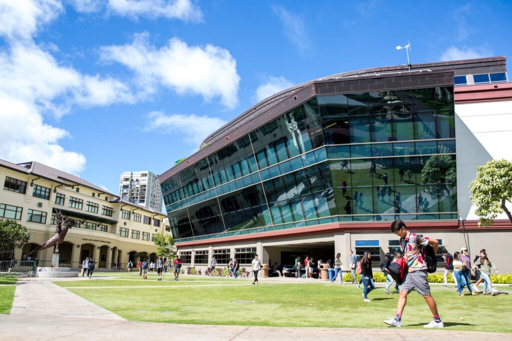ʻIolani School